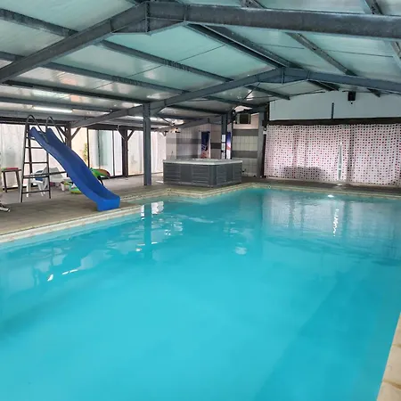 Manola Avec Piscine Couverte A 150m Fosse